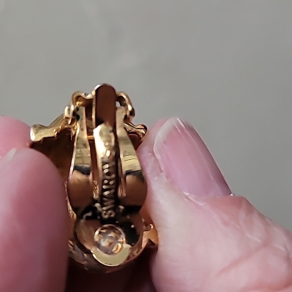 Vintage Signed SWAROVSKI Swan Mark Clear Rhinestones Elegant Earrings Clip-On - Picture 7 of 7